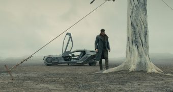 Бегущий по лезвию 2049